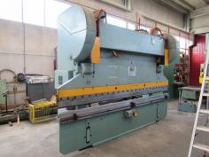 STANKOIMPORT И 1330 A